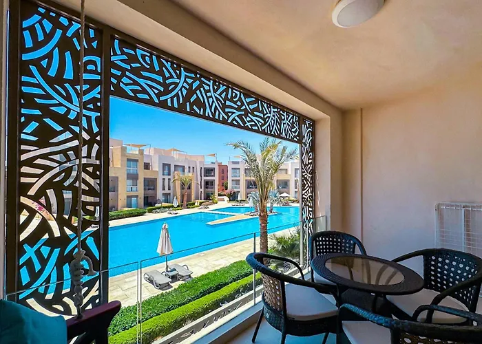 Balanced & Bright 2 Bdr Mangroovy Free Pool & Beach Access